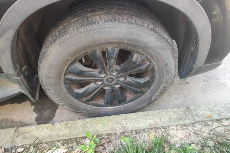 Used SAIC MAXUS D90 2017 2.0T Automatic All-Wheel Drive Sirius Right Front Wheel Hub