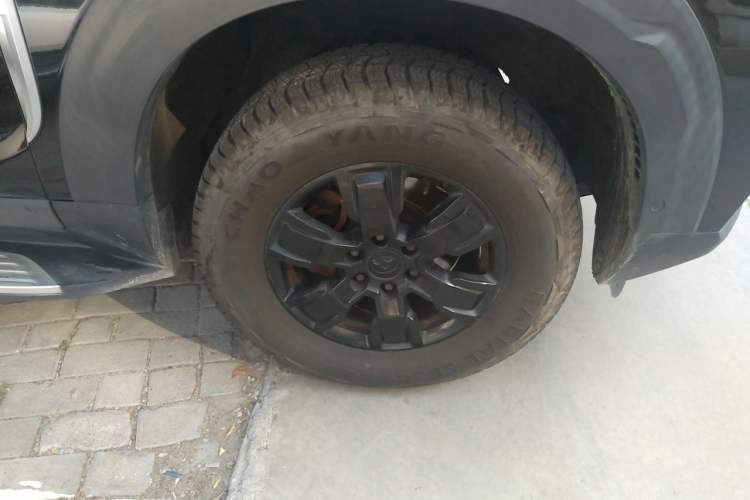 Used SAIC MAXUS D90  Right Front Wheel Hub