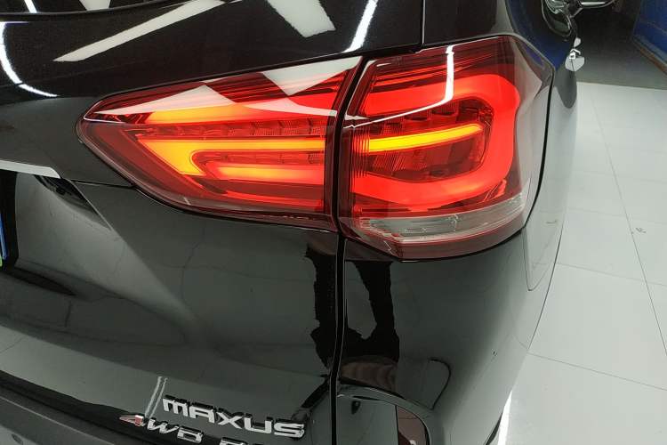 Used SAIC MAXUS D90 2017 2.0T Automatic All-Wheel Drive Sirius Right Rear Taillight