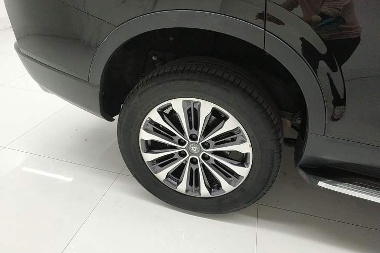 Used SAIC MAXUS D90 2017 2.0T Automatic All-Wheel Drive Sirius Right Rear Wheel Hub