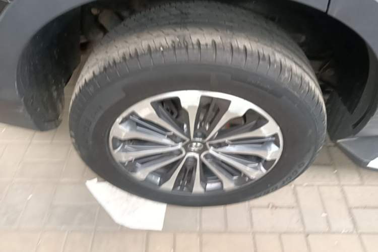 Used SAIC MAXUS D90 2017 2.0T Automatic Two-Wheel Drive - Uranus Right Rear Wheel Hub
