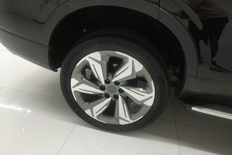Used SAIC MAXUS D90 2017 2.0T Automatic All-Wheel Drive Sirius Right Rear Wheel Hub