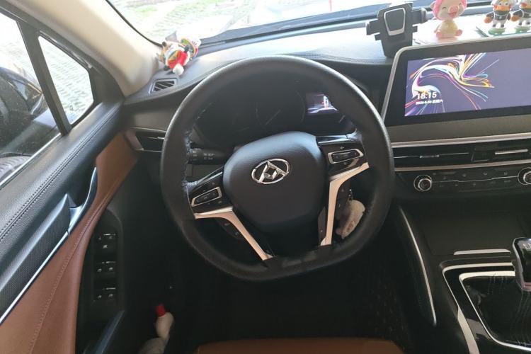 Used SAIC MAXUS D90 2017 2.0T Manual Two-Wheel Drive Mars Steering Wheel