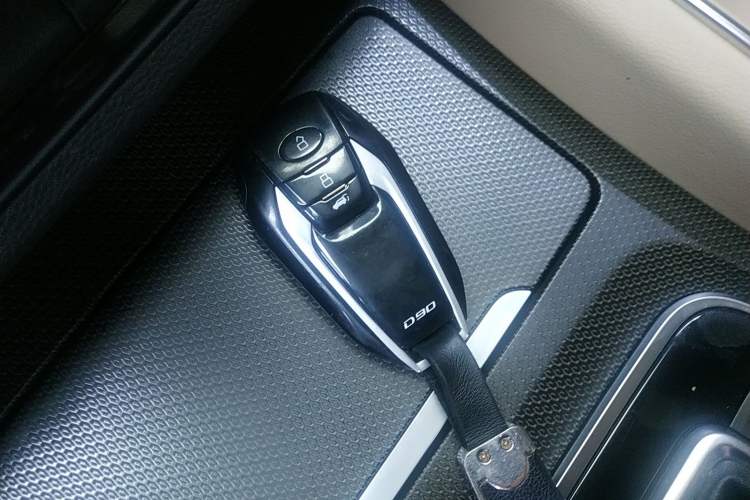 Used SAIC MAXUS D90 2017 2.0T Automatic All-Wheel Drive Sirius Vehicle Key