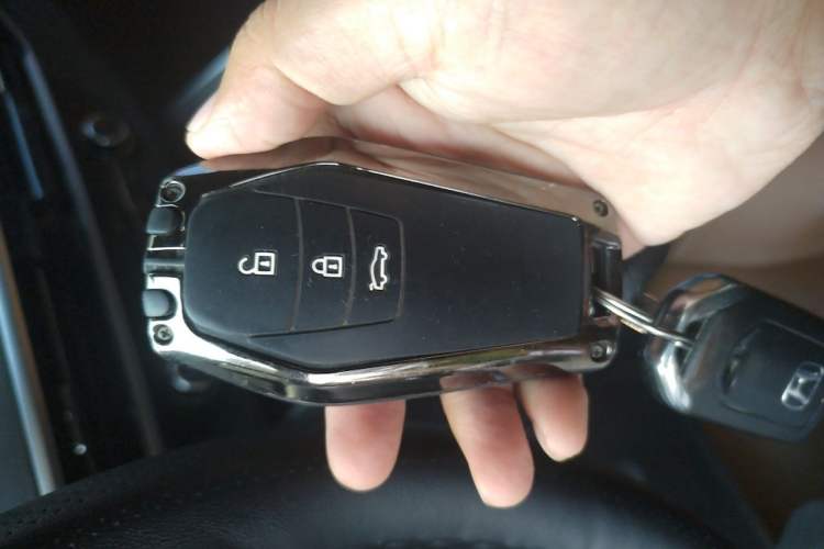 Used SAIC MAXUS D90  Vehicle Key
