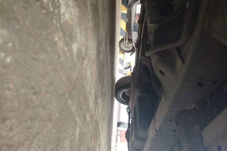 Used SAIC MAXUS D90 2017 2.0T Automatic All-Wheel Drive Sirius Chassis Front Left
