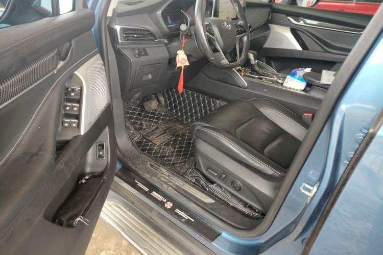 Used SAIC MAXUS D90 2017 2.0T Automatic All-Wheel Drive Sirius Driver Seat