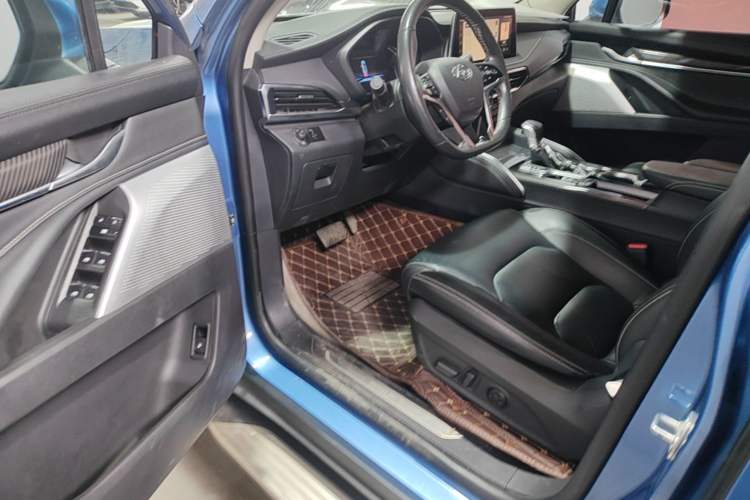 Used SAIC MAXUS D90 2017 2.0T Automatic Two-Wheel Drive - Uranus Driver Seat