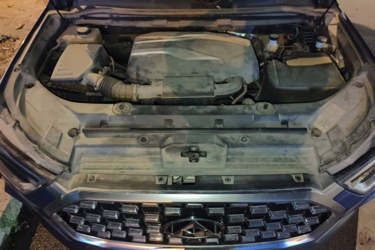 Used SAIC MAXUS D90 2017 2.0T Automatic All-Wheel Drive Sirius Engine Bay