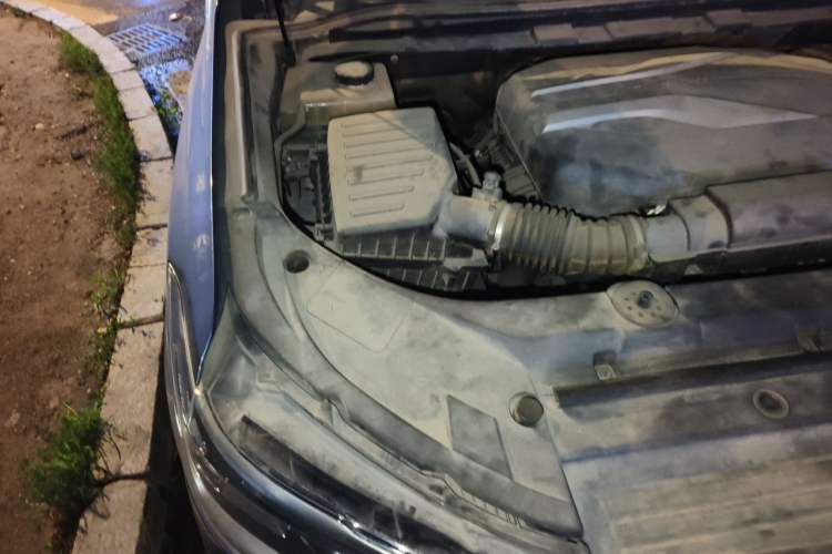 Used SAIC MAXUS D90 2017 2.0T Automatic All-Wheel Drive Sirius Engine Bay Right