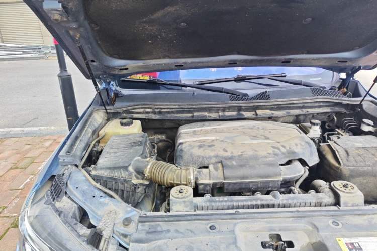 Used SAIC MAXUS D90 2017 2.0T Automatic Two-Wheel Drive Mercury Engine Bay Right