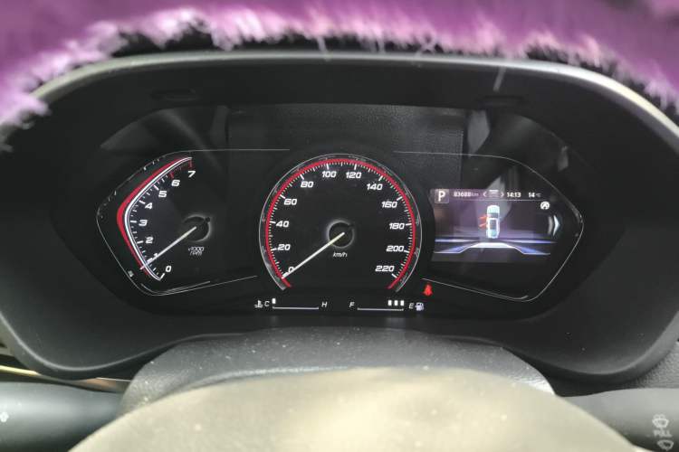 Used SAIC MAXUS D90  Instrument Cluster