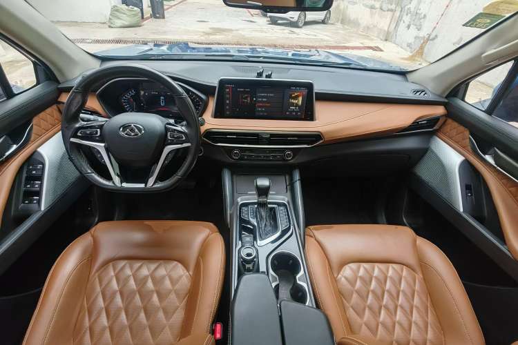 Used SAIC MAXUS D90 2017 2.0T Automatic All-Wheel Drive Polaris Interior 8