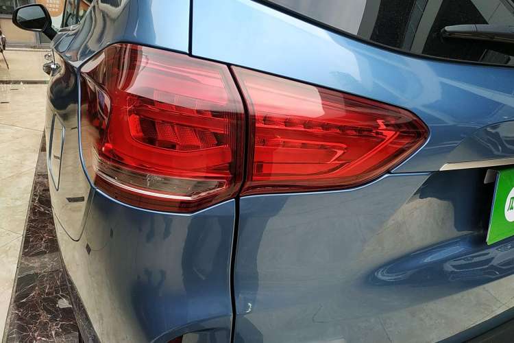 Used SAIC MAXUS D90 2017 2.0T Automatic All-Wheel Drive Sirius Left Rear Taillight