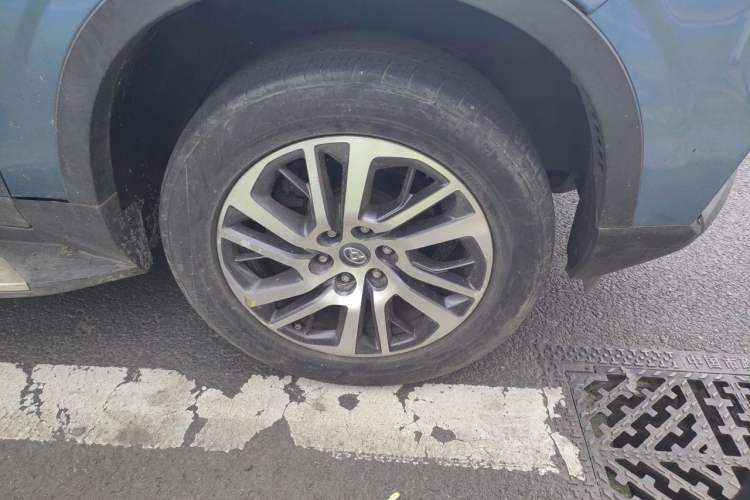 Used SAIC MAXUS D90 2017 2.0T Automatic Two-Wheel Drive - Uranus Right Front Wheel Hub