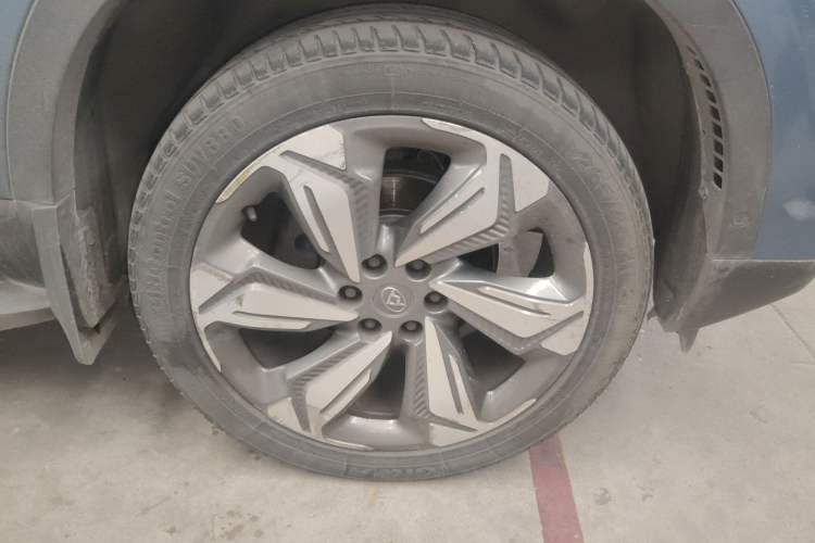 Used SAIC MAXUS D90 2017 2.0T Automatic All-Wheel Drive Polaris Right Front Wheel Hub