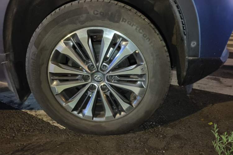Used SAIC MAXUS D90 2017 2.0T Automatic All-Wheel Drive Sirius Right Front Wheel Hub
