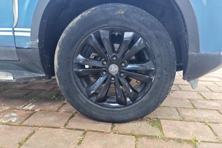 Used SAIC MAXUS D90 2017 2.0T Automatic Two-Wheel Drive Mercury Right Front Wheel Hub