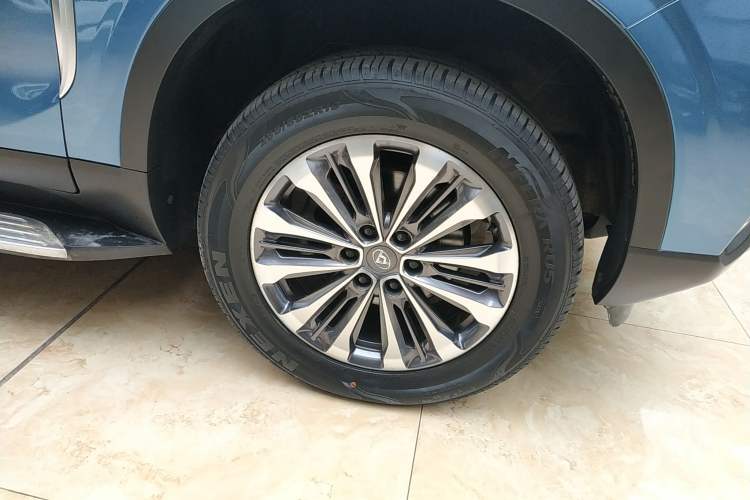 Used SAIC MAXUS D90 2017 2.0T Automatic All-Wheel Drive Sirius Right Front Wheel Hub