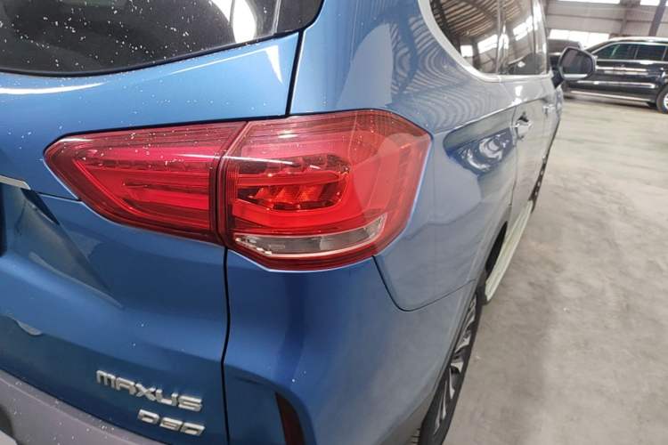Used SAIC MAXUS D90 2017 2.0T Automatic Two-Wheel Drive - Uranus Right Rear Taillight