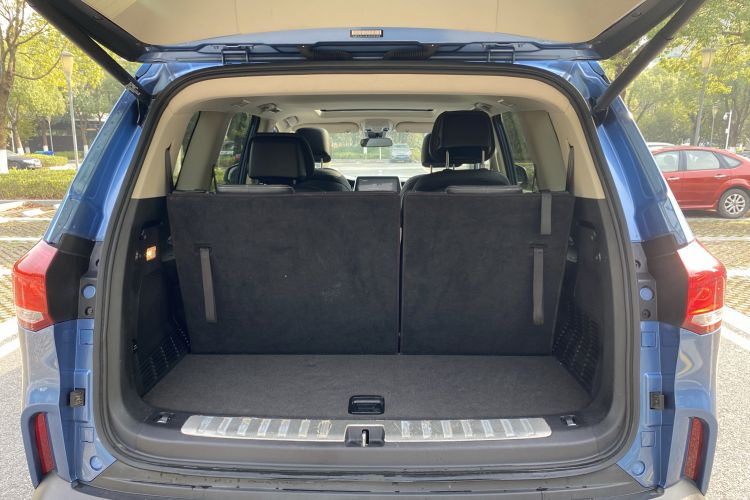 Used SAIC MAXUS D90  Trunk