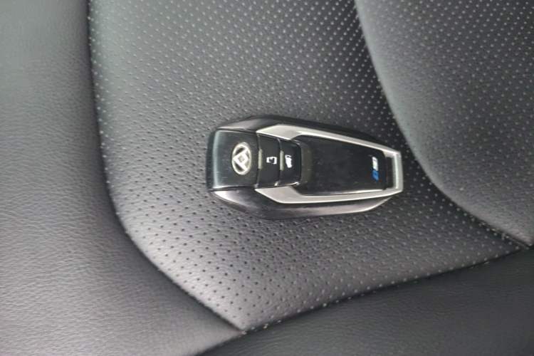 Used SAIC MAXUS D90 2017 2.0T Automatic Two-Wheel Drive - Uranus Vehicle Key