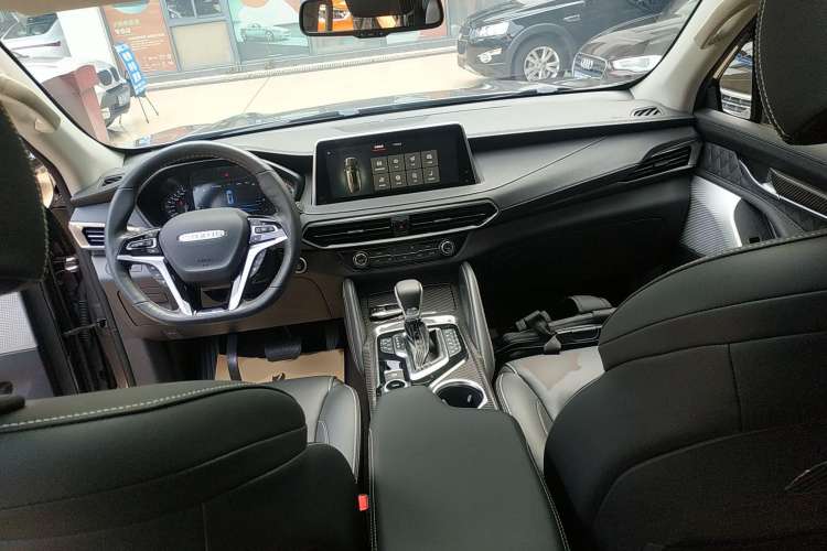Used SAIC MAXUS D90 2017 2.0T Automatic All-Wheel Drive Polaris Center Console