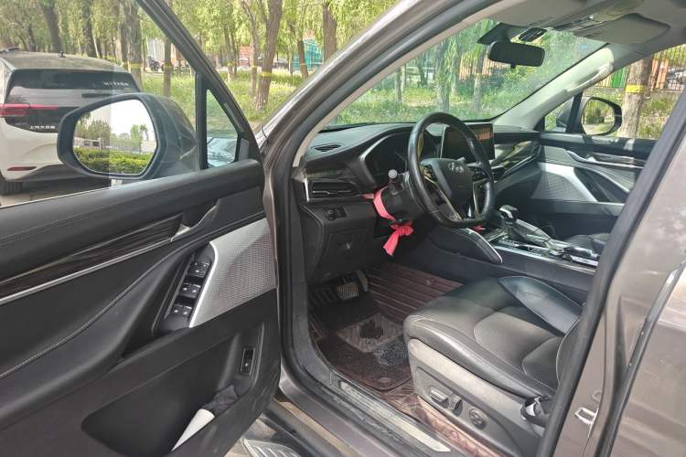 Used SAIC MAXUS D90  Driver Seat