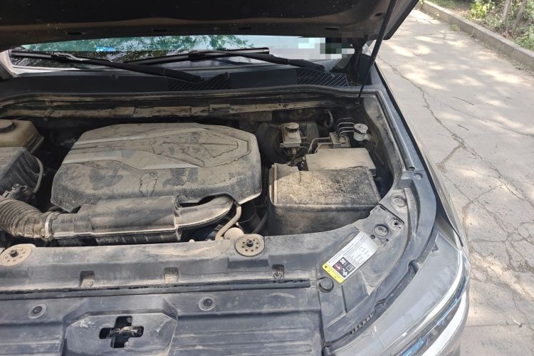 Used SAIC MAXUS D90  Engine Bay Left