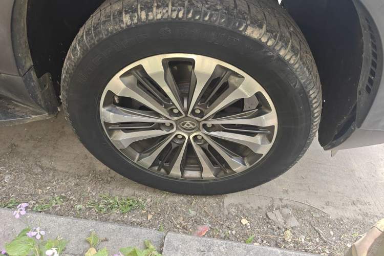 Used SAIC MAXUS D90  Right Front Wheel Hub