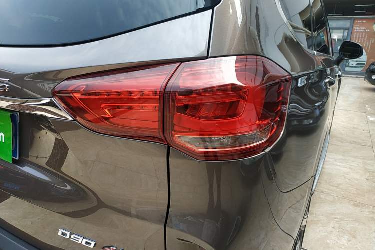 Used SAIC MAXUS D90 2017 2.0T Automatic All-Wheel Drive Polaris Right Rear Taillight