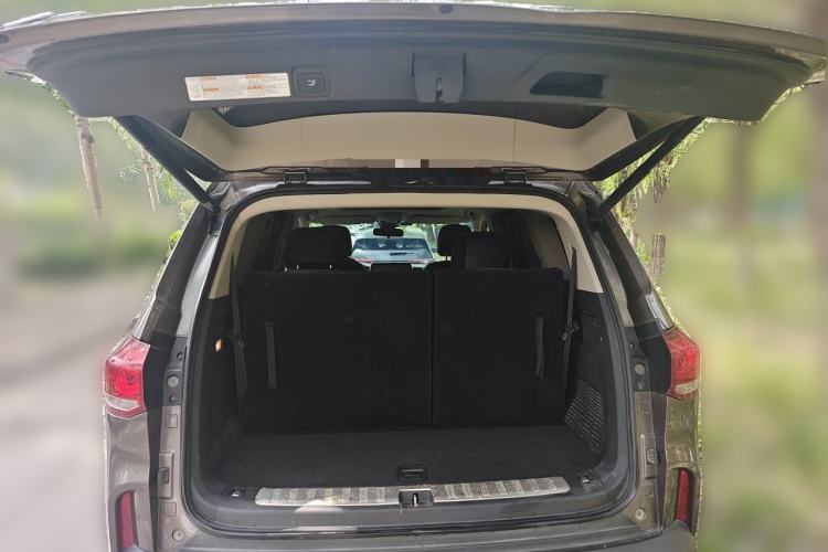 Used SAIC MAXUS D90  Trunk