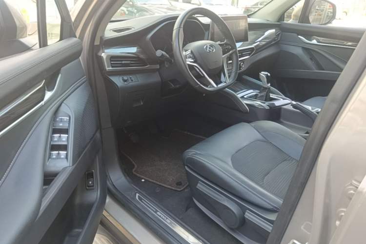 Used SAIC MAXUS D90 2017 2.0T Manual Two-Wheel Drive Mars Driver Seat