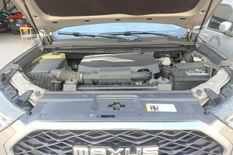 Used SAIC MAXUS D90 2017 2.0T Manual Two-Wheel Drive Mars Engine Bay