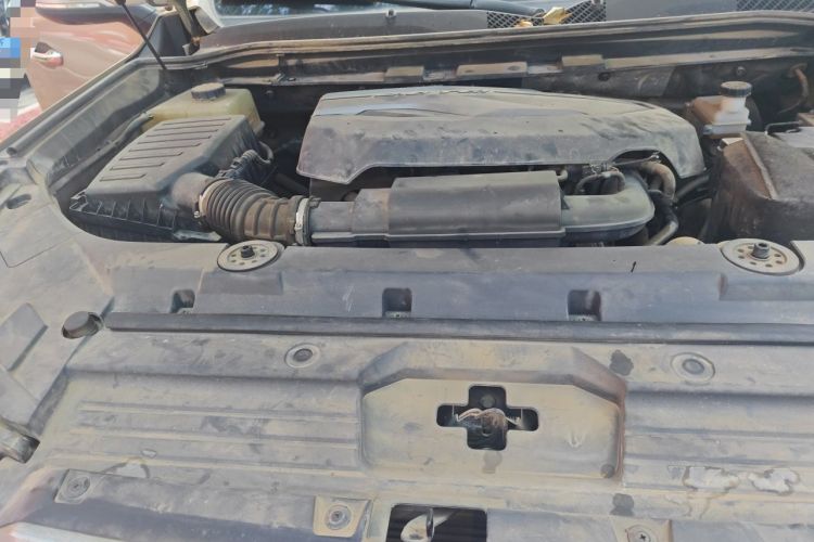 Used SAIC MAXUS D90  Engine Bay Right