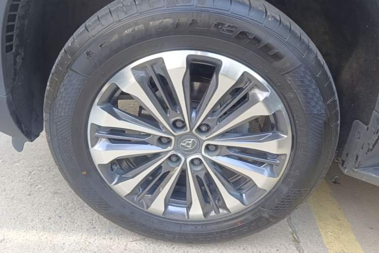 Used SAIC MAXUS D90 2017 2.0T Manual Two-Wheel Drive Mars Left Front Wheel Hub