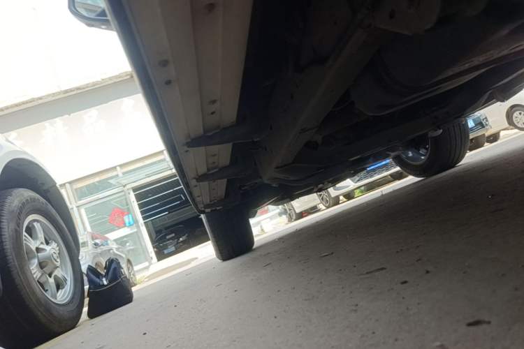 Used SAIC MAXUS D90 2017 2.0T Manual Two-Wheel Drive Mars Left Side Sill