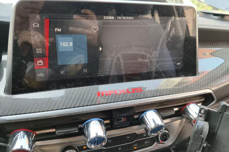Used SAIC MAXUS D90 2017 2.0T Manual Two-Wheel Drive Mars Base Edition Audio And AC Panel