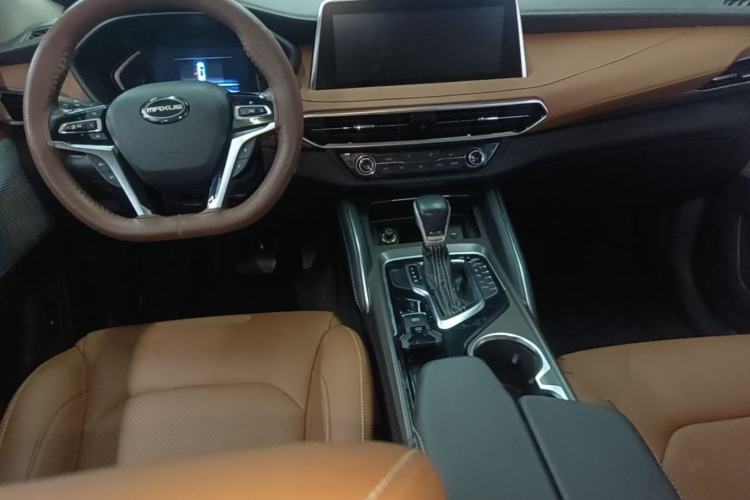 Used SAIC MAXUS D90 2017 2.0T Automatic Two-Wheel Drive Mercury Base Edition Center Console
