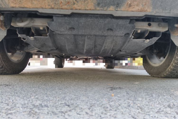 Used SAIC MAXUS D90 2017 2.0T Manual Two-Wheel Drive Mars Base Edition Chassis Front