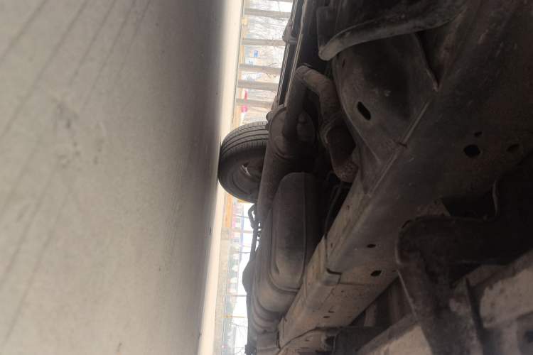 Used SAIC MAXUS D90 2017 2.0T Automatic Two-Wheel Drive Mercury Chassis Front Left