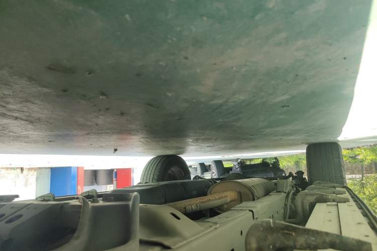 Used SAIC MAXUS D90 2017 2.0T Automatic Two-Wheel Drive Mercury Chassis Front Right