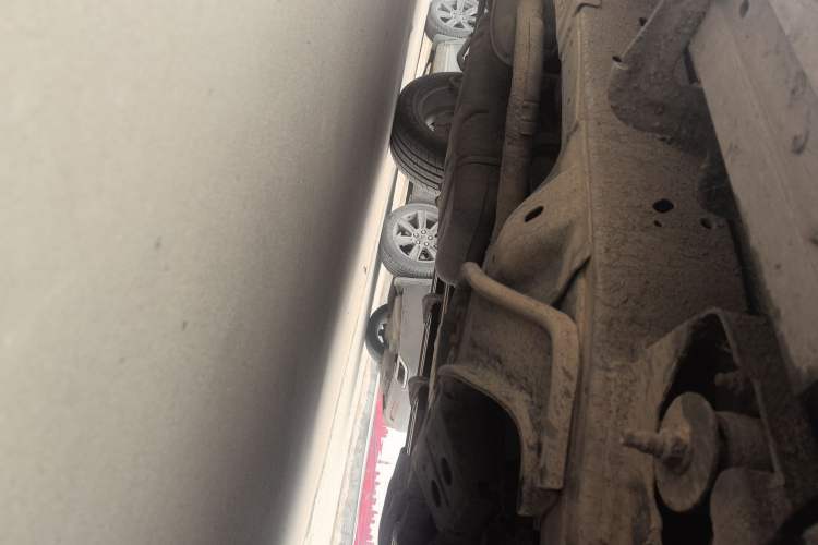 Used SAIC MAXUS D90 2017 2.0T Automatic Two-Wheel Drive Mercury Chassis Front Right