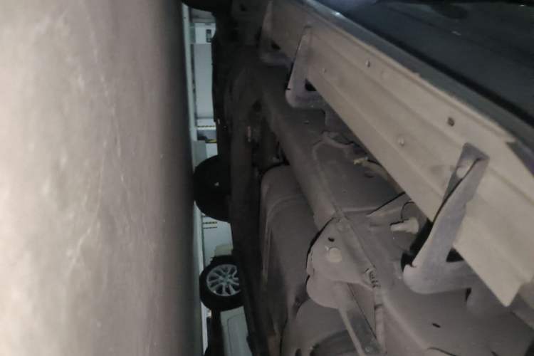 Used SAIC MAXUS D90 2017 2.0T Automatic Two-Wheel Drive Mercury Base Edition Chassis Rear Left