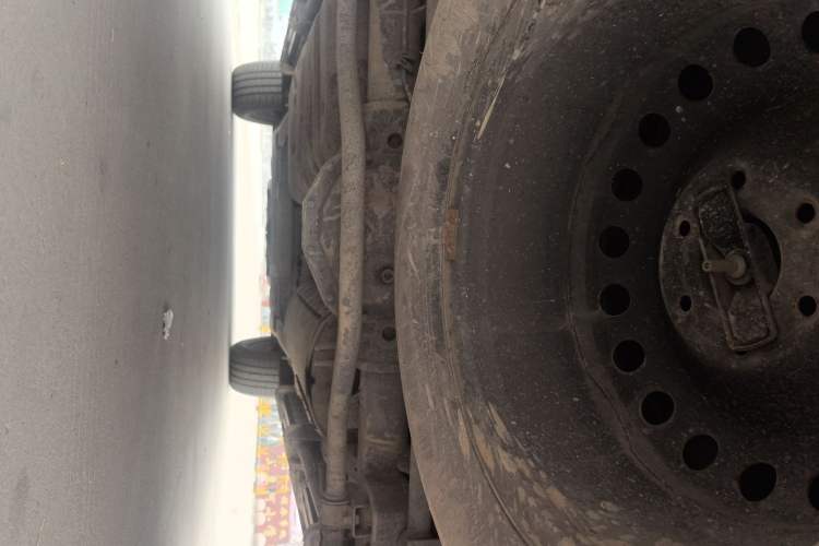 Used SAIC MAXUS D90 2017 2.0T Automatic Two-Wheel Drive Mercury Chassis Rear