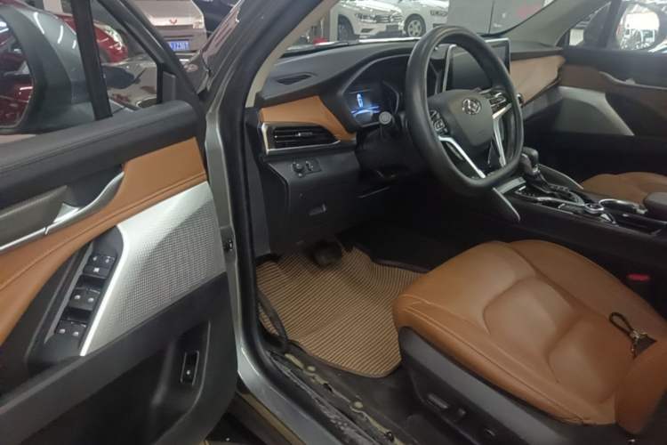 Used SAIC MAXUS D90 2017 2.0T Automatic All-Wheel Drive Sirius Driver Seat