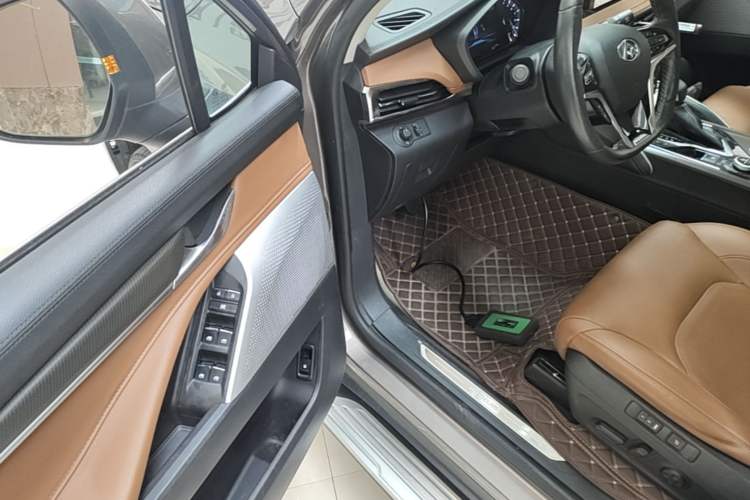 Used SAIC MAXUS D90 2017 2.0T Automatic All-Wheel Drive Sirius Driver Seat
