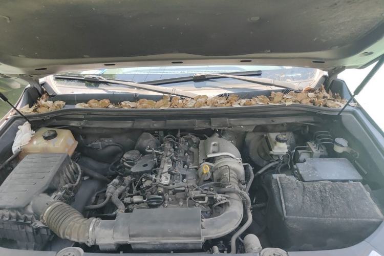 Used SAIC MAXUS D90 2017 2.0T Automatic Two-Wheel Drive Mercury Engine Bay