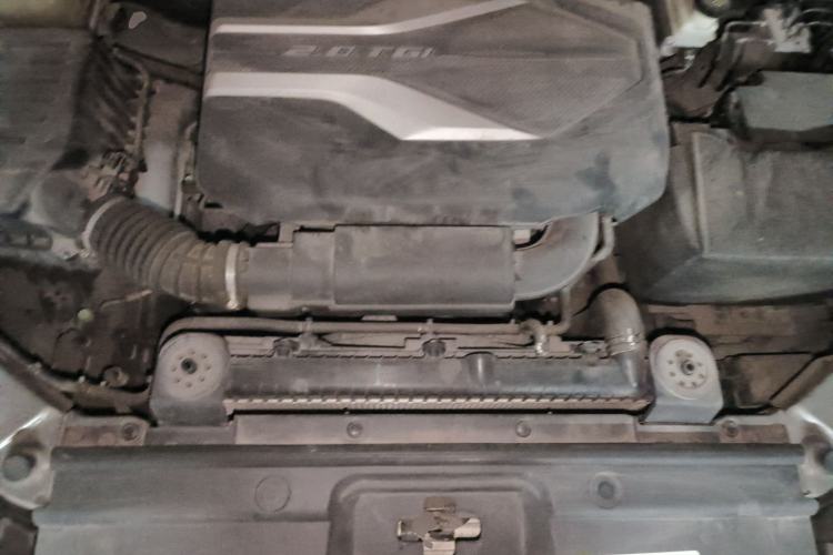 Used SAIC MAXUS D90 2017 2.0T Automatic Two-Wheel Drive Mercury Base Edition Engine Bay
