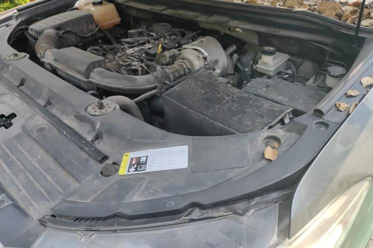 Used SAIC MAXUS D90 2017 2.0T Automatic Two-Wheel Drive Mercury Engine Bay Left